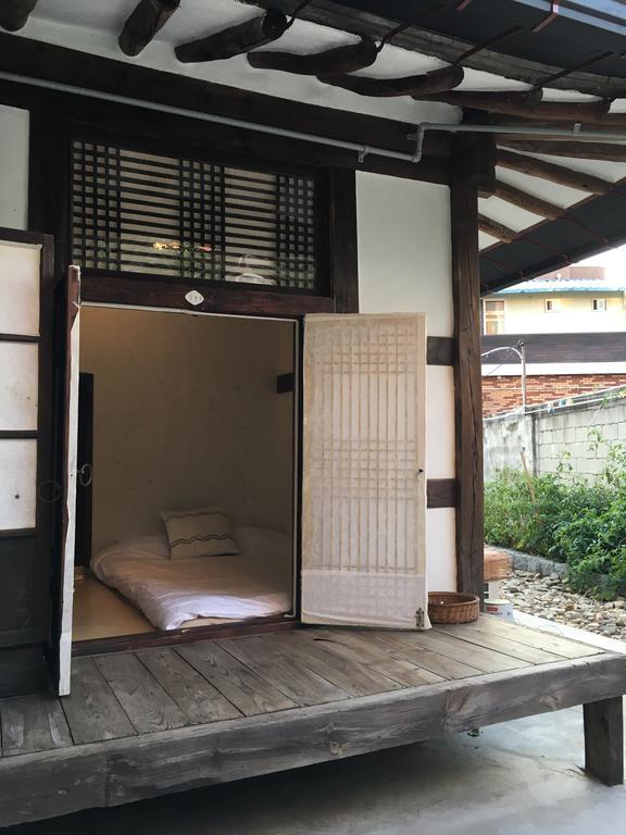 Ginkgo Tree Guesthouse Jeonju Værelse billede
